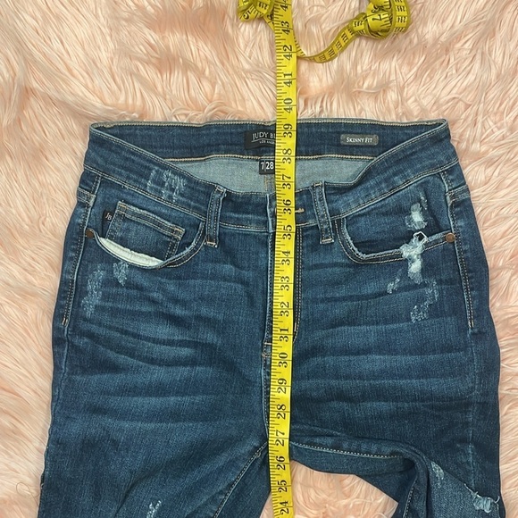 Judy Blue Dark Wash Distressed Stretch Skinny Jean Size 7/28 - Picture 8 of 8